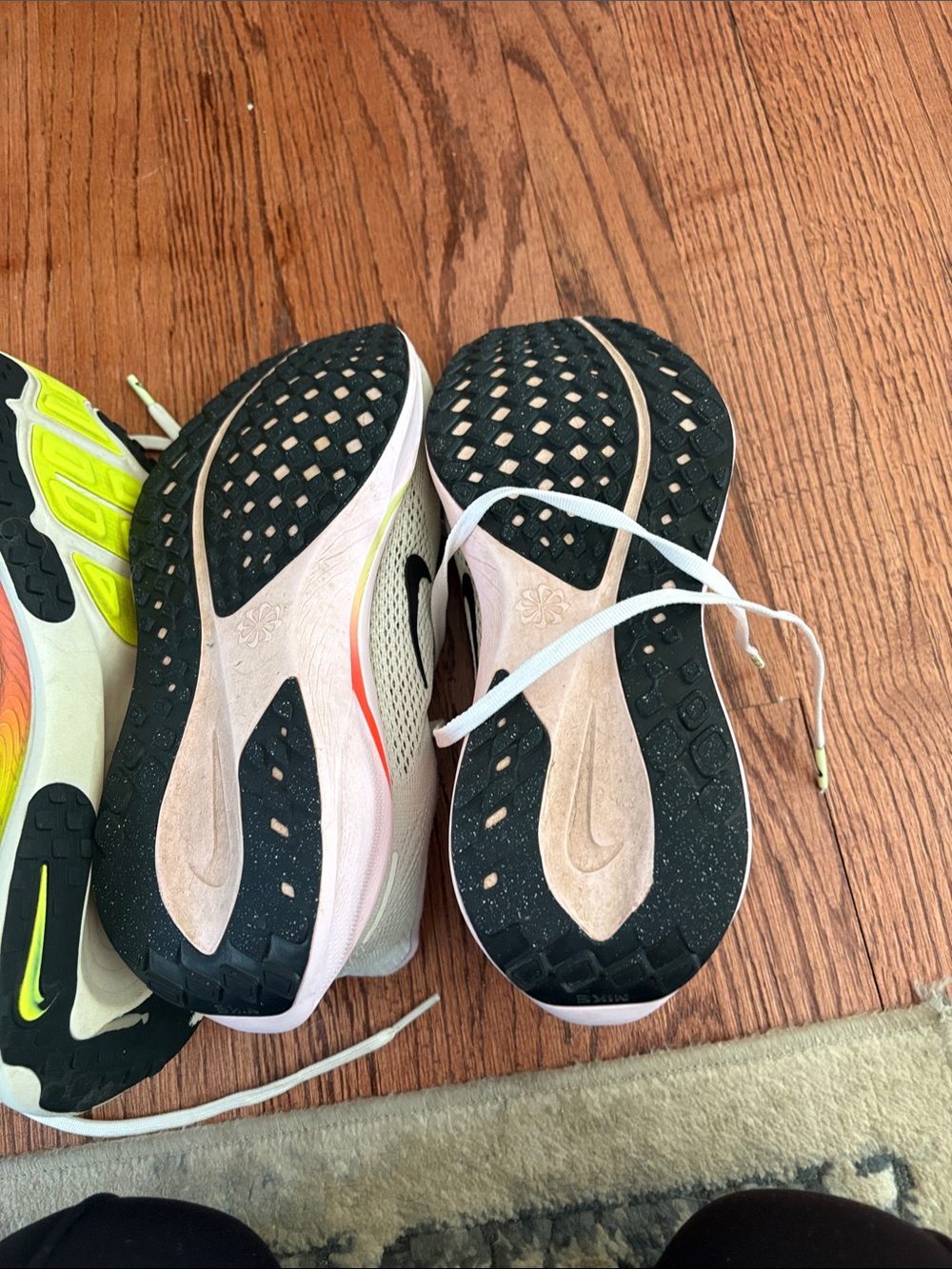 Nike zoomx Women shoes. Size 8.5 - Picture 4 of 6